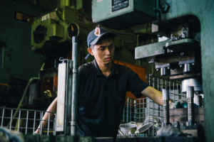 愛知県小牧市にて製造業の金属プレス加工企業様のホームページ・パンフレット用写真撮影